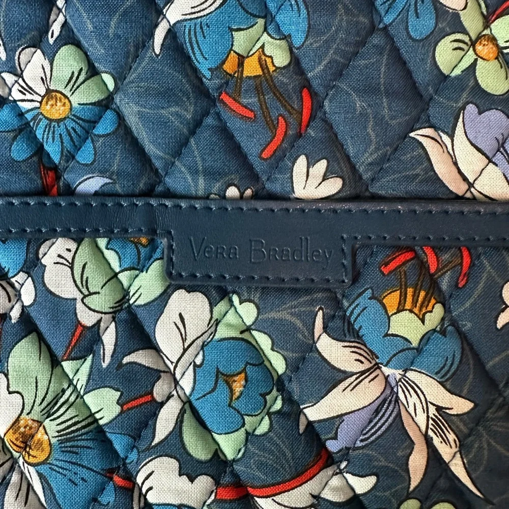 Vera Bradley Floral Quilted Tote Bag - Blue NWT - Picture 2 of 4